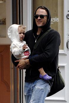 Heath Ledger con su hija Matilda